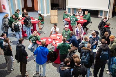 Infotische mit Laufpublikum