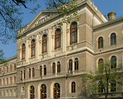 Traditionelles Gebäude einer Universität. 