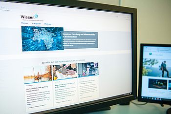 Wissen hoch N-Website auf einem Monitor