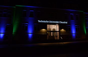 TU Clausthal Hauptgebäude bei Nacht